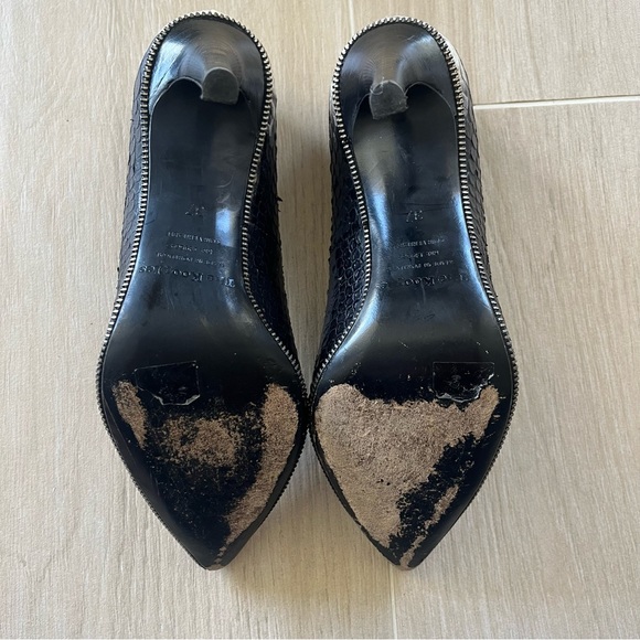 The Kooples Jiji Python Zipper Pointed Toe Heel
White/Black Size 7 - Picture 9 of 9